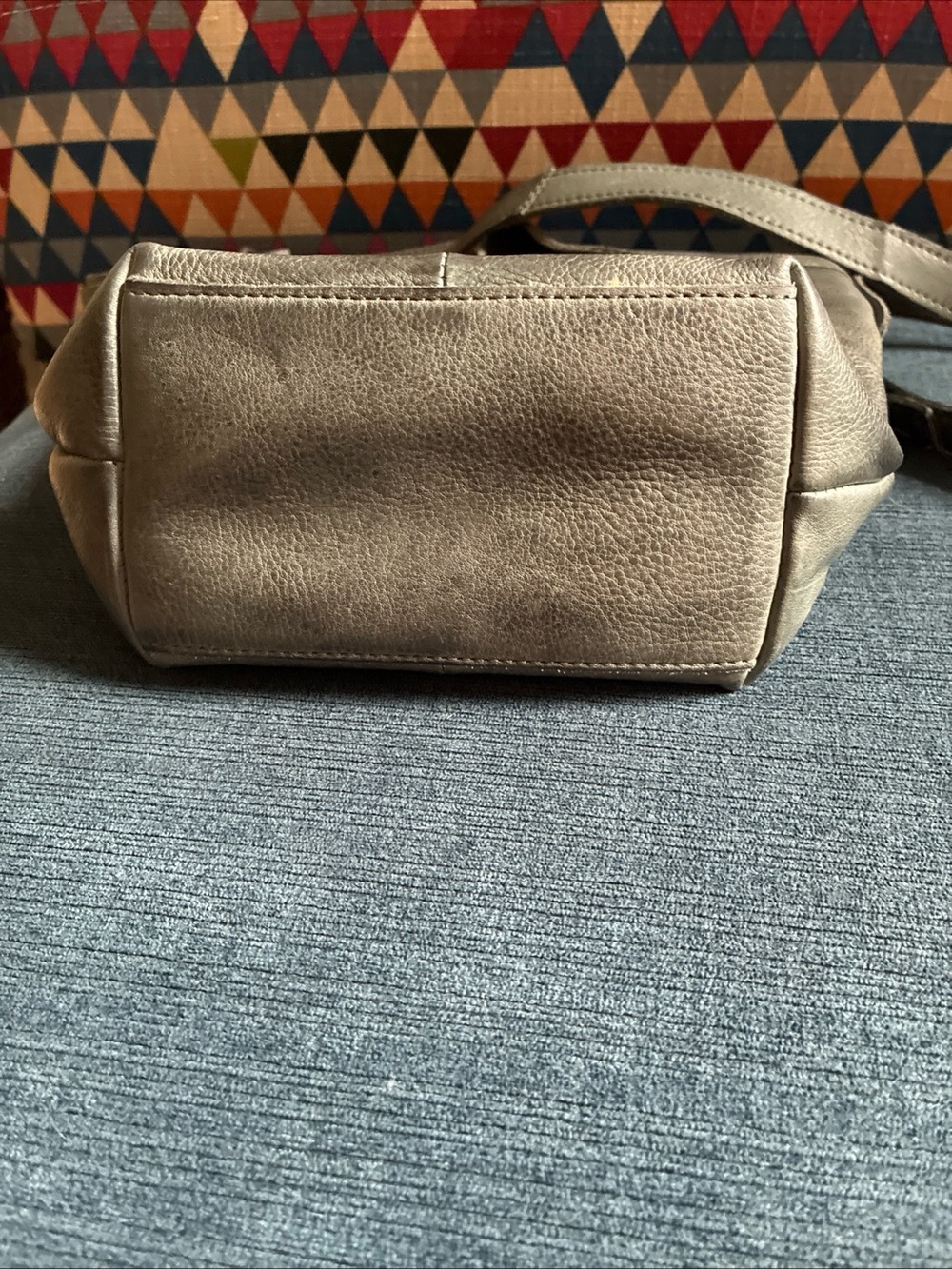 Latico Bianca Leather Tote Crossbody Bag in gray/blue - Picture 5 of 8